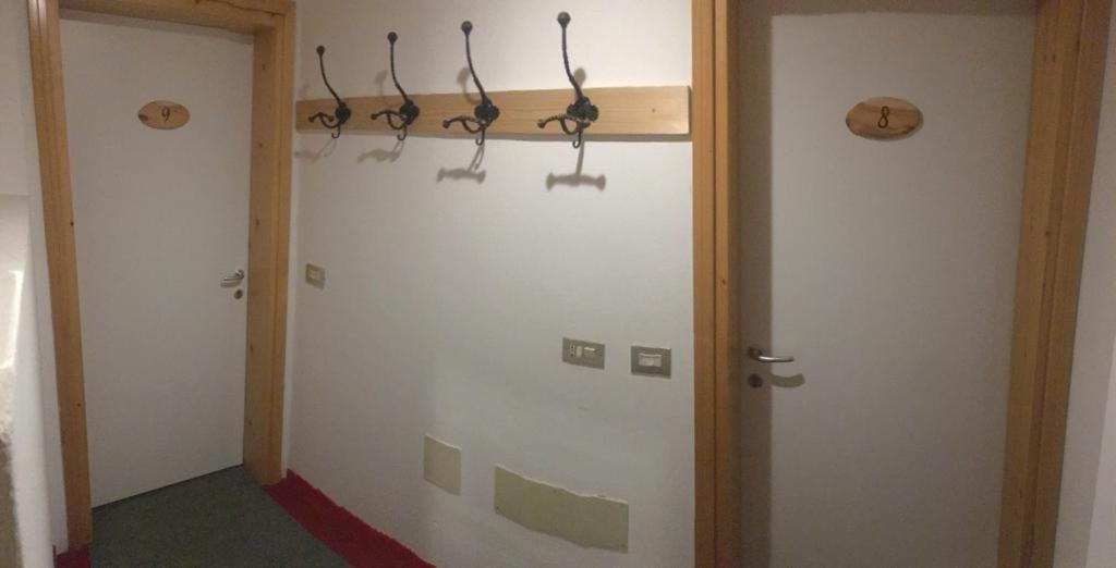 Comodo Alloggio Con Accesso Diretto Alle Piste Santa Caterina Valfurva Exterior foto